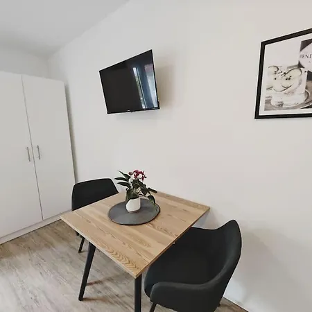 Ticasa Black-zentral-outlet-aufzug-stylisch-unique *