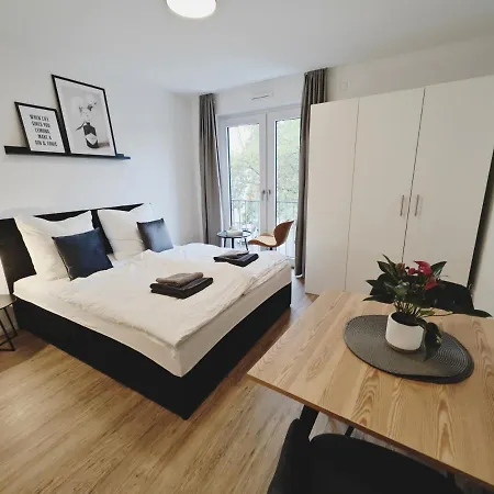 Ticasa Black-zentral-outlet-aufzug-stylisch-unique Apartment *